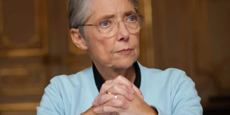Cet amusant cadeau de Noël offert à Elisabeth Borne par ses ministres