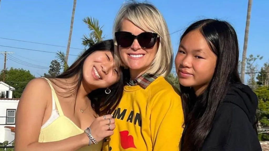  Laeticia Hallyday croule-t-elle vraiment sous les dettes ?  Ce détail qui attire l'attention !