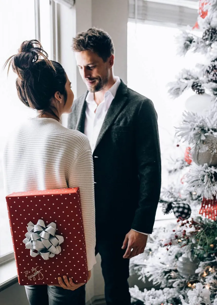 Christmas Couples Goals Shopping, Sapin de Noël, Blanc, Manche, Lunettes de soleil, Debout, Soins de la vue