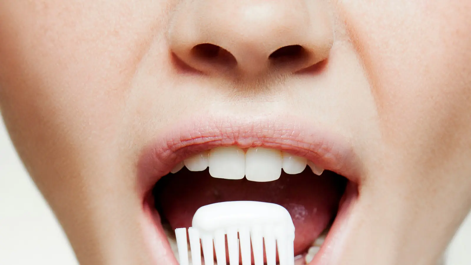 L’image peut contenir : humain, personne, bouche, dents et lèvre
