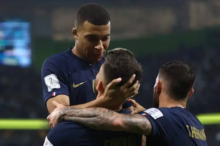 Ce joueur australien paie Kylian Mbappé et Olivier Giroud... pour une raison bien précise