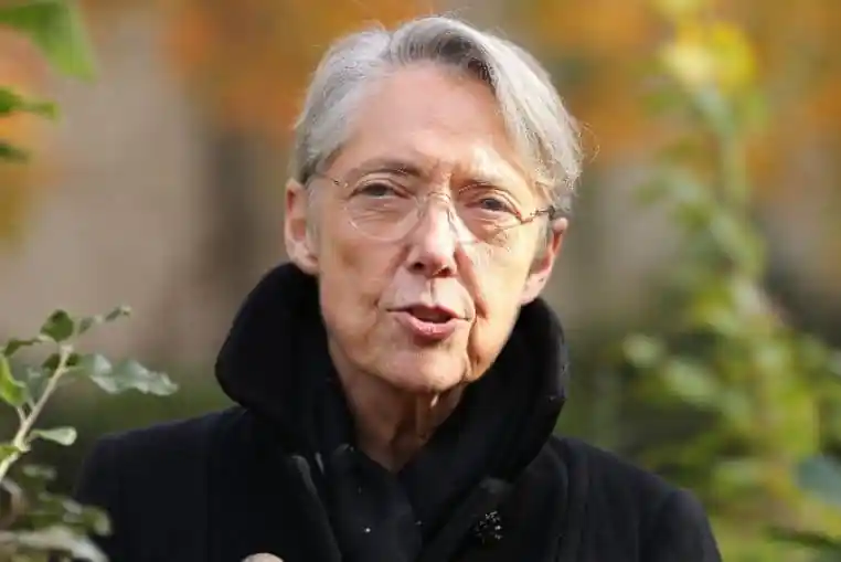 49.3 elisabeth portée (1)