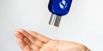 Les Celebrites Adorent Ce Nettoyant Pour Le Visage Culte Pour