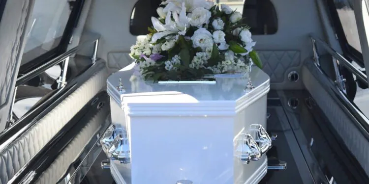 1672903071 Cette Voyante Predit La Mort De Plusieurs Personnalites En 2023