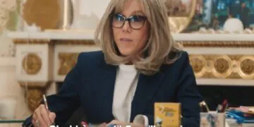 Les Pièces jaunes : Brigitte Macron dans un sketch avec Camille Combal qui fait bien rire les internautes