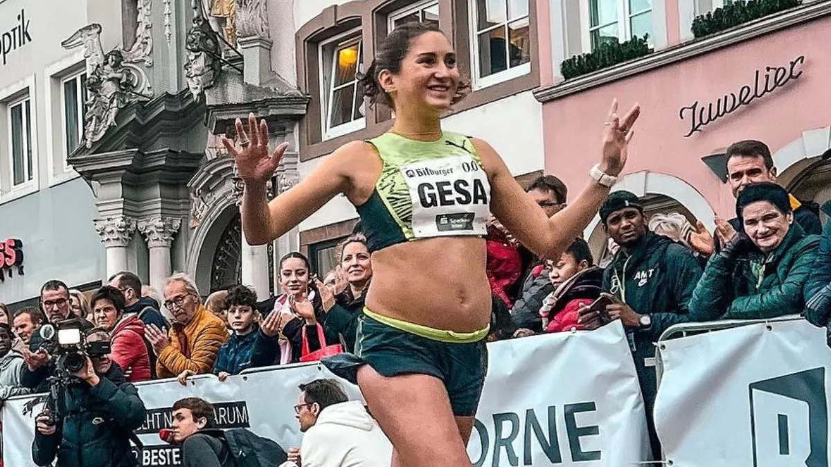 À cinq mois de grossesse, une athlète boucle une course de 5 km ! Le Web est partagé