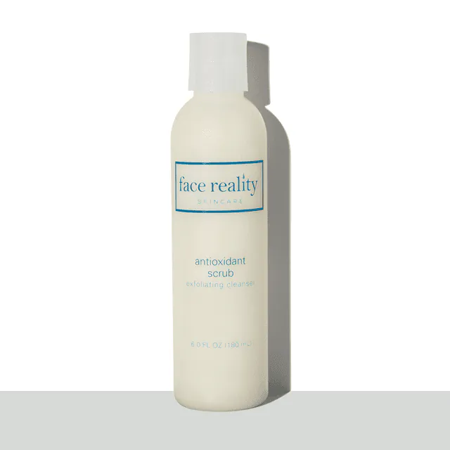 Cet exfoliant est comme un soin du visage dans une bouteille
