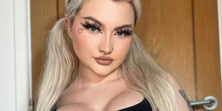 "Les membres de mon église ont dit à ma famille que j'étais sur OnlyFans et ils m'ont renié"