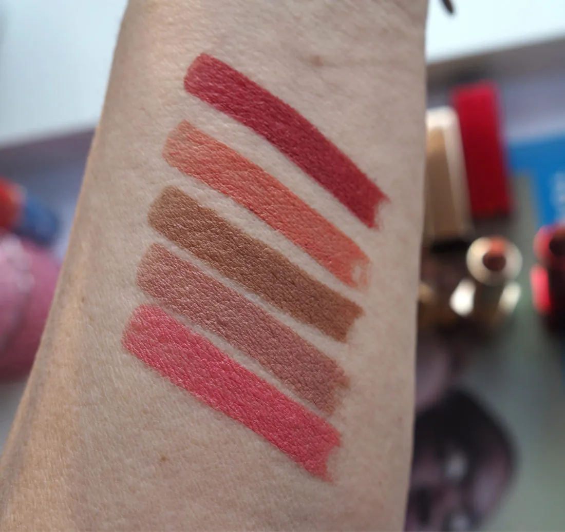 Examen du rouge à lèvres Satin Creme Hourglass Unlocked