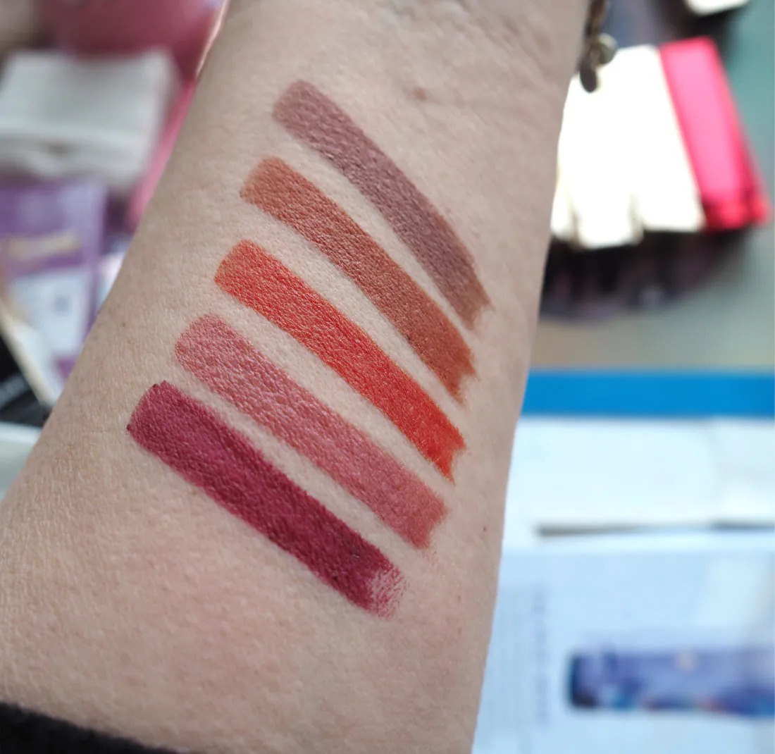 Examen du rouge à lèvres Satin Creme Hourglass Unlocked