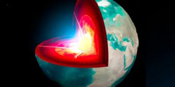 Alors que le manteau est principalement solide, une couche d'environ 93 miles (150 kilomètres) est fondante, selon de nouvelles recherches.