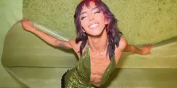  Bilal Hassani en couple avec une star du X ?  Une photo intime révélée