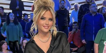 Kelly Vedovelli opérée, elle donne des nouvelles dans TPMP