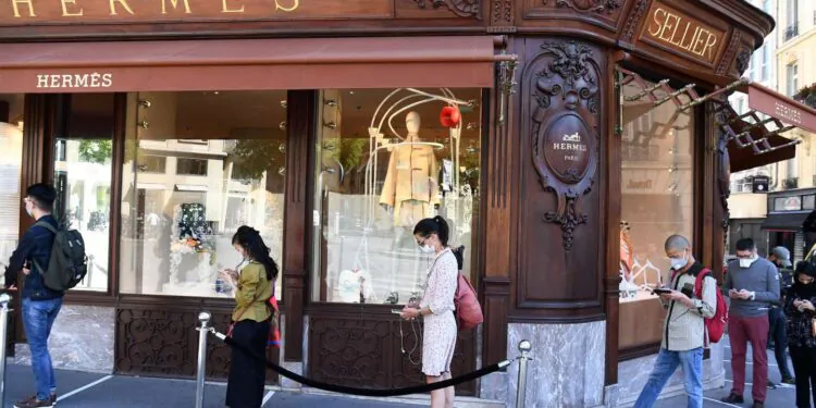 Hermès accorde une prime exceptionnelle de 4 000 euros à tous ses collaborateurs