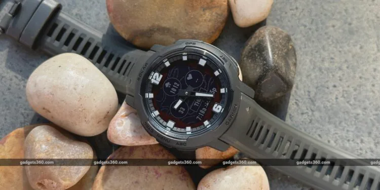 Conception avant Garmin Instinct Crossover Solar ndtv GarminInstinctCrossoverSolar Garmin