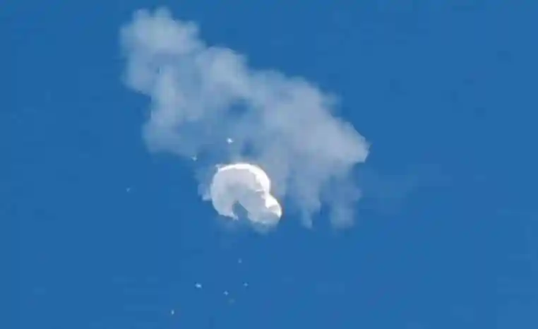 Le ballon espion chinois a été abattu par un avion de chasse au-dessus de l'Atlantique
