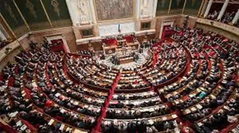 une odeur nauséabonde dérange le public