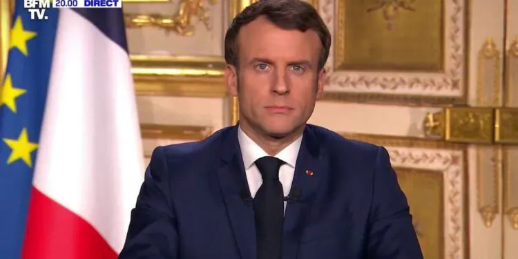 emmanuel macron interpeller miss france