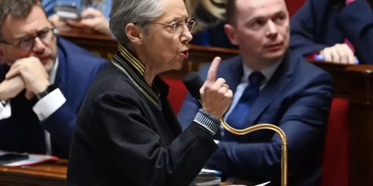 Découvrez le salaire d'Elisabeth Borne