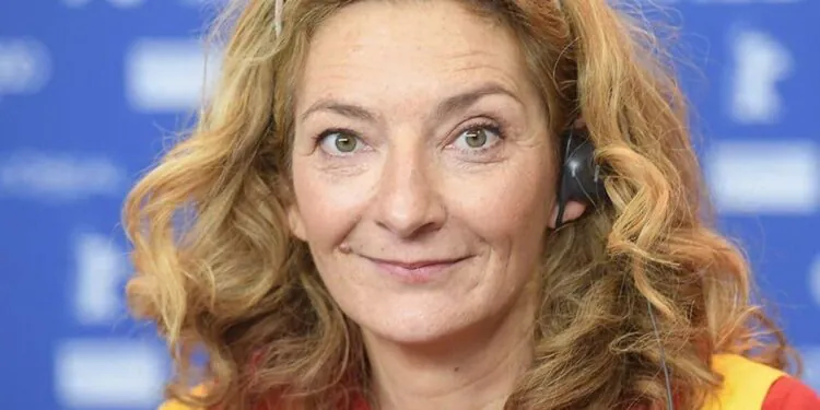 Corinne Masiero ne souhaite pas devenir mère, l’actrice se confie sans tabou