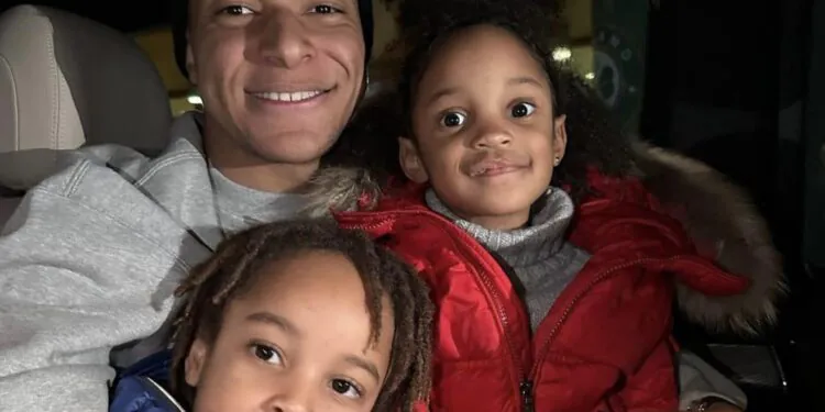 Kylian Mbappé : qui sont ses deux "bébés" ?