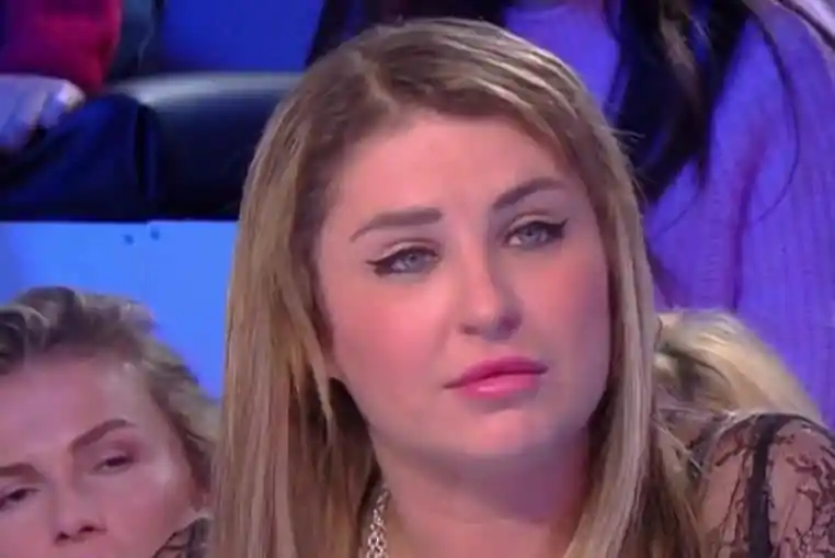 Malgré sa vaste expérience de la grossesse, Amandine Pellissard choquée par son ventre très rond