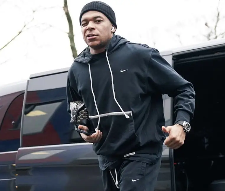 Kylian Mbappe Hakimi Photo du trophée Lionel Messi