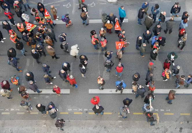 Au cinquième jour de mobilisation contre une refonte profondément impopulaire des retraites, à Bordeaux, dans le sud-ouest de la France, le 16 février 2023.