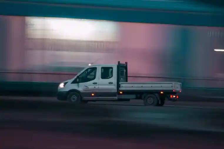 Plusieurs piétons fauchés par un pick-up : deux personnes ont perdu la vie