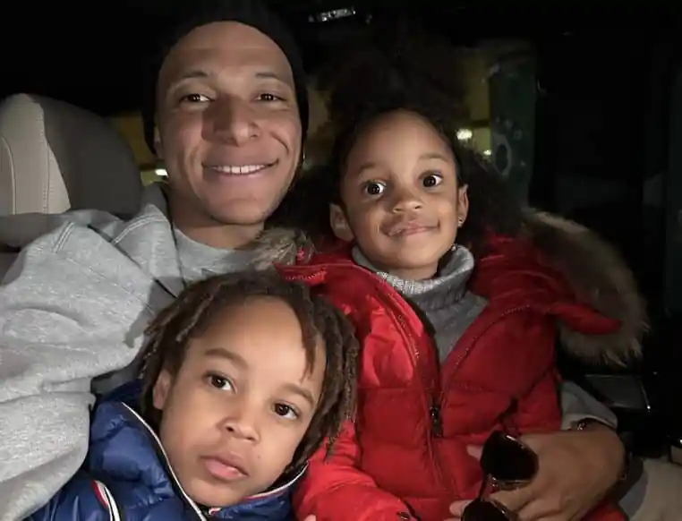 Kylian Mbappé : qui sont ses deux « bébés » ?