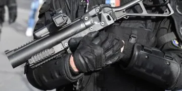 Il perd un testicule à cause d'un coup de LBD