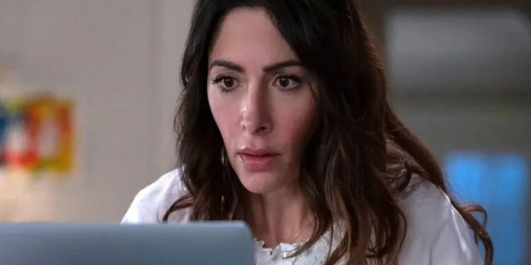 Sex/Life : Sarah Shahi critique avec audace les récents épisodes publiés sur Netflix