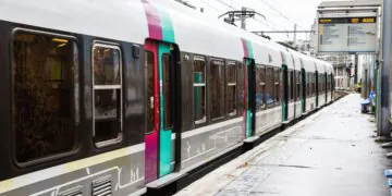 rer b drame jeune femme percutee train