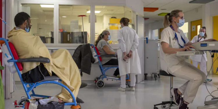 « L'intérim médical dans les hôpitaux publics est le symptôme d'un mode de gestion qu'il faut radicalement changer »