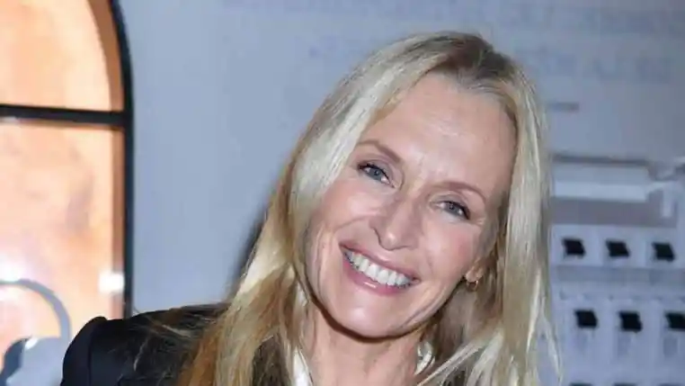 Je me mets en danger Estelle Lefébure (Léo Matteï) se confie sur sa carrière d'actrice