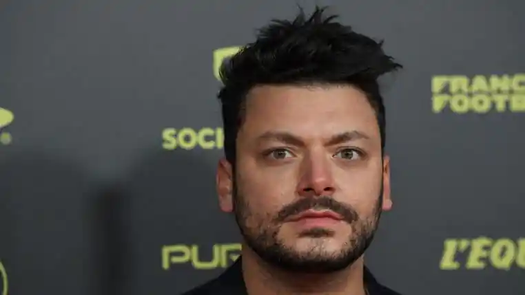 Kev Adams scandale financier mediapart peluche film cryptomonnaie nft france