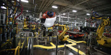 "La robotisation profite à la productivité des entreprises qui adoptent ces technologies et à leurs emplois - tous leurs emplois"