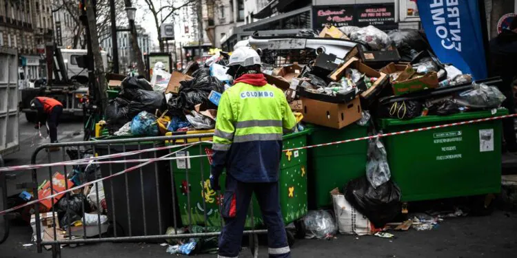 Le secteur parisien des déchets appelle à une nouvelle grève à partir du 13 avril