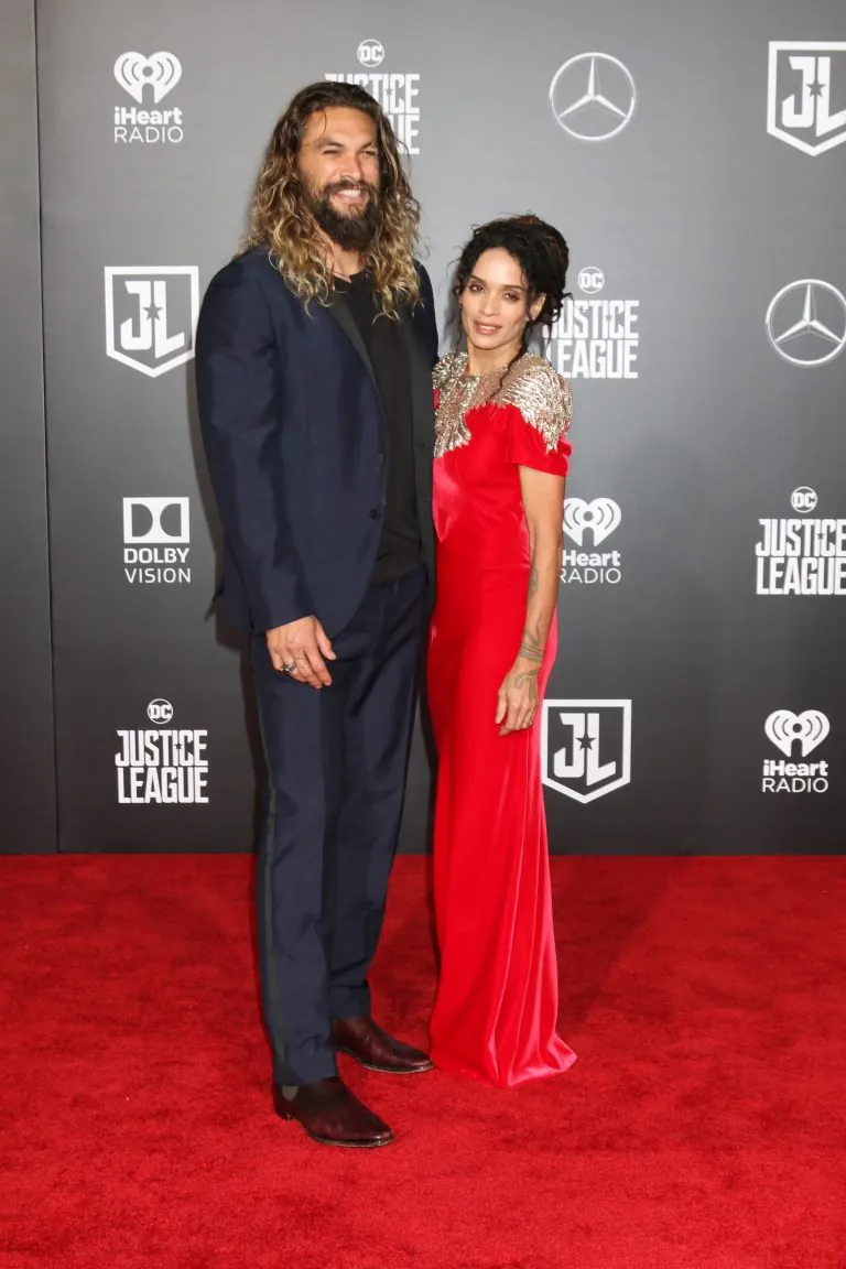Jason Momoa et sa femme Écart d'âge, Visage, Sourire, Coiffure