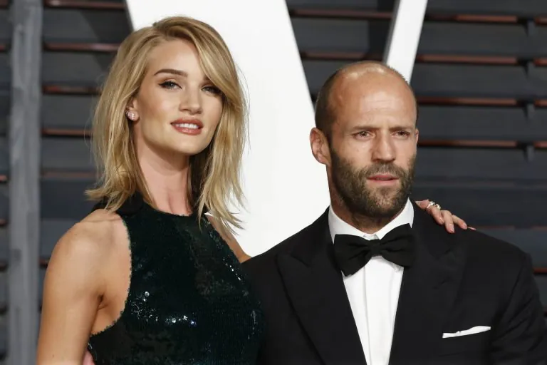Jason Statham Beard, Visage, Tête, Smile, Mode, Barbe, Noeud papillon, Geste