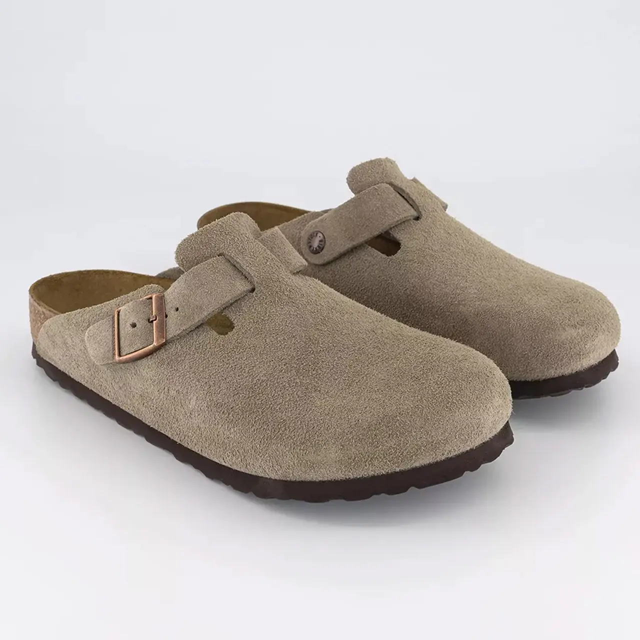 Les sabots Doc Martens Carlson sont l'alternative parfaite aux Birkenstock Bostons