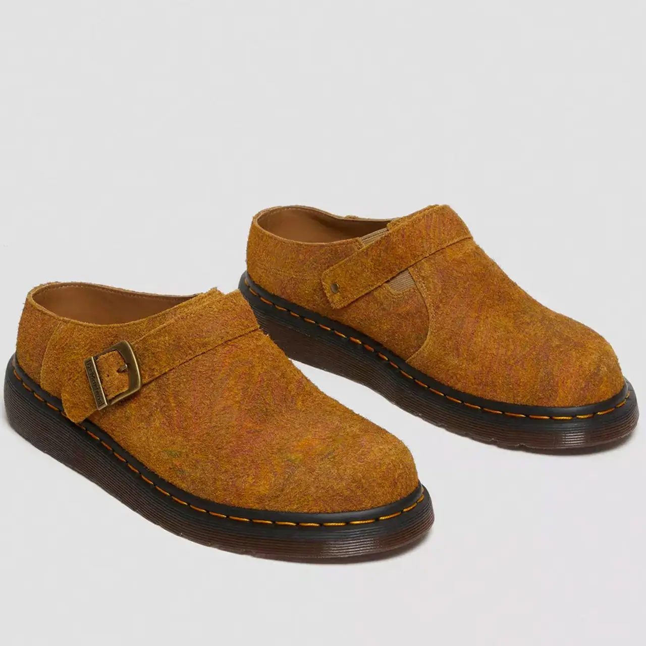 Les sabots Doc Martens Carlson sont l'alternative parfaite aux Birkenstock Bostons