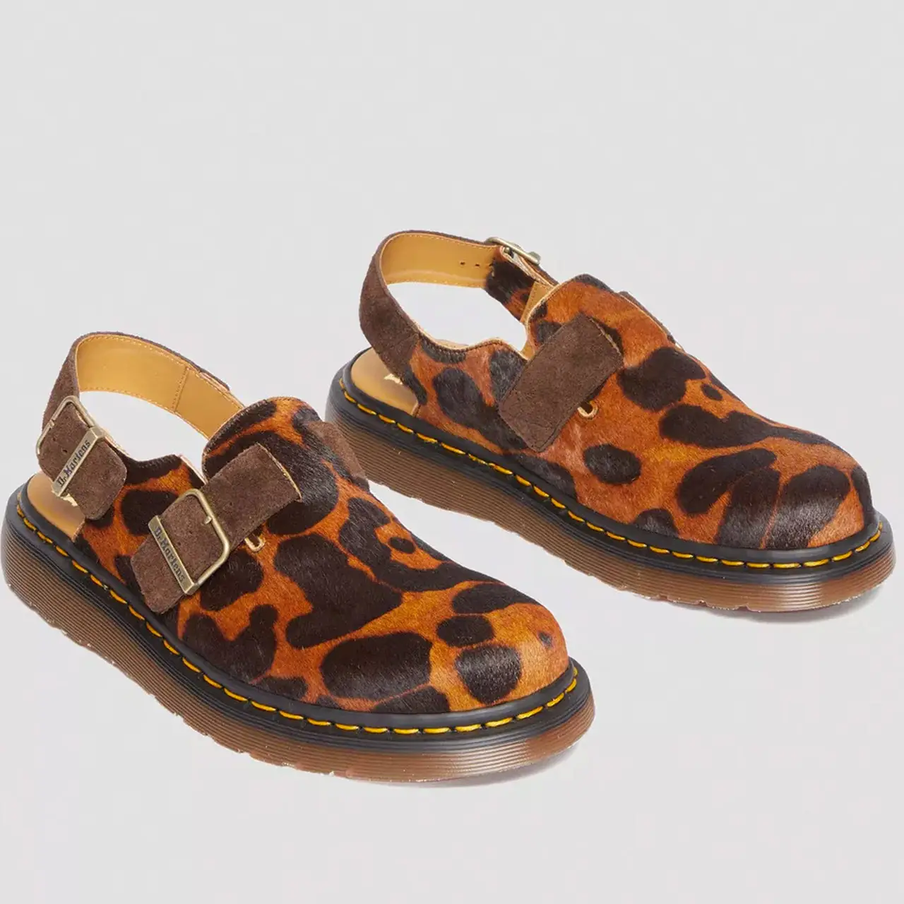 Les sabots Doc Martens Carlson sont l'alternative parfaite aux Birkenstock Bostons