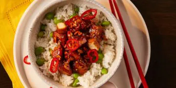 L’image peut contenir : nourriture, plat, repas, bol et plante