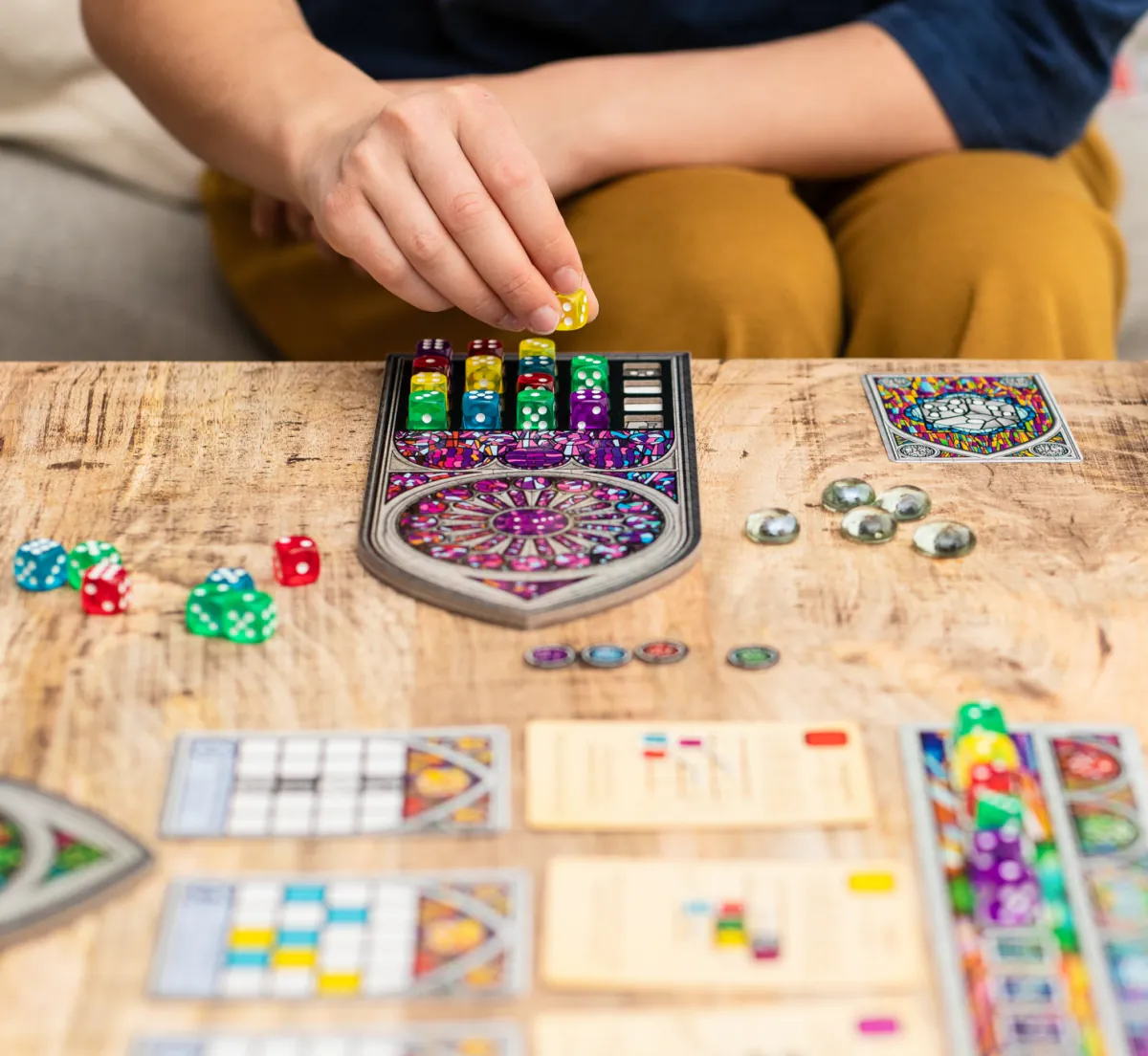 Jeu De Plateau, Main, Table, Bois