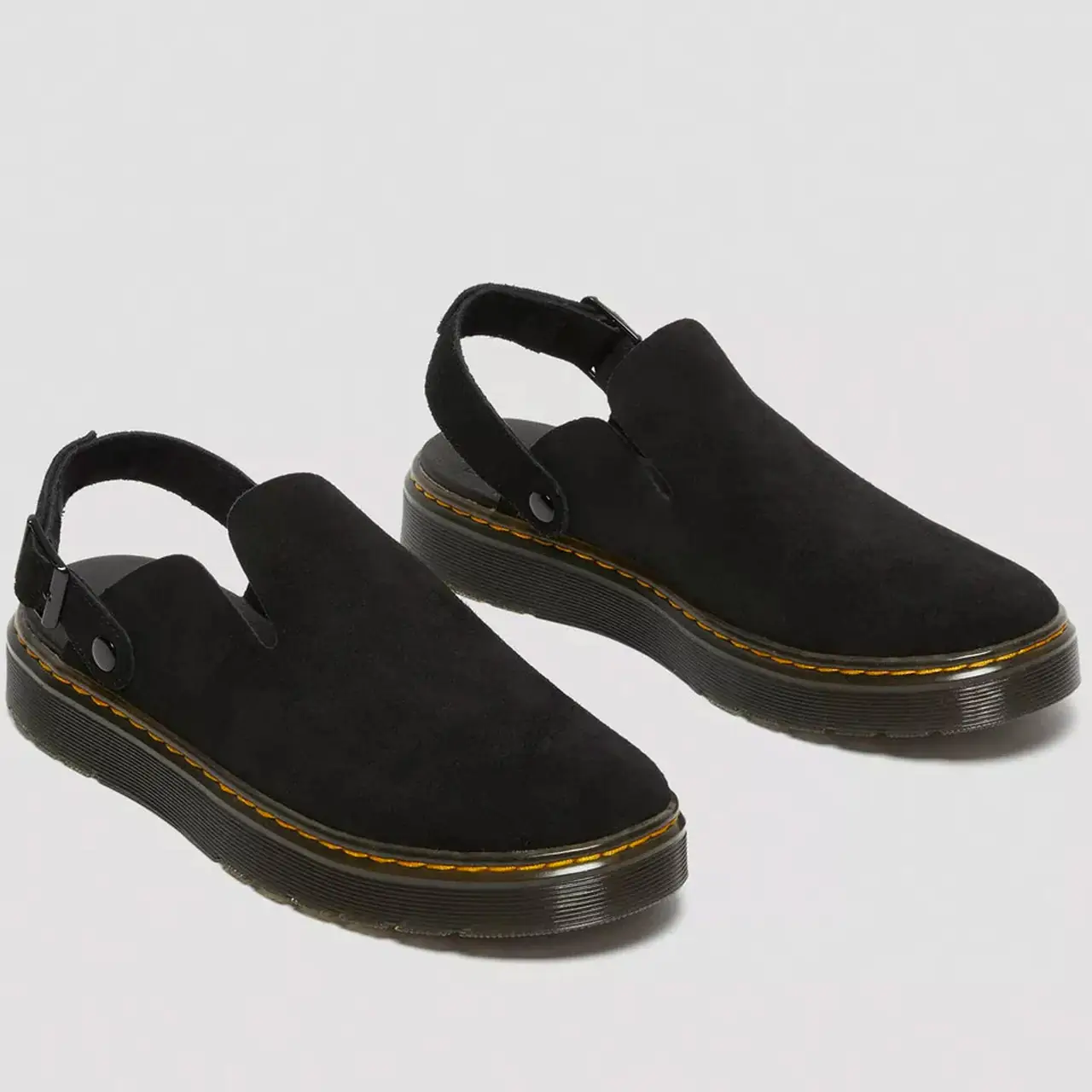 Les sabots Doc Martens Carlson sont l'alternative parfaite aux Birkenstock Bostons