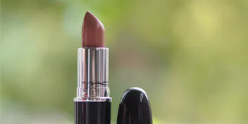  Merci - C'est MAC !  Examen du rouge à lèvres