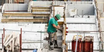 La crise du logement "qui s'installe durablement" en France va s'accompagner d'une crise de l'emploi, prédisent des professionnels du BTP