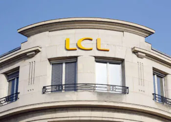 Inquiets pour les salariés, les syndicats activent le droit d'alerte chez LCL