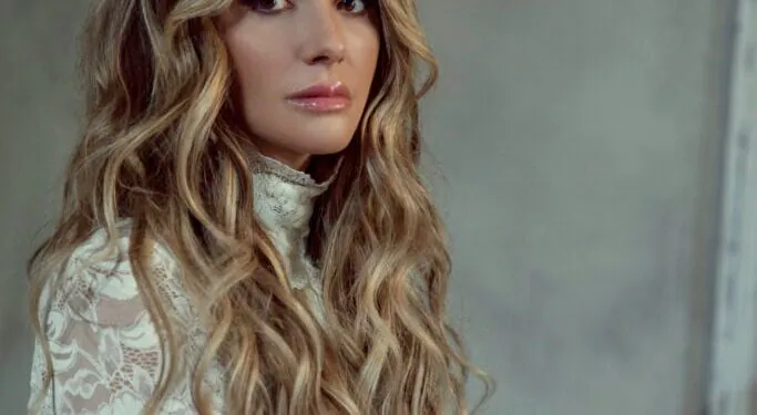 Carly Pearce sur les favoris de la beauté, l'alimentation propre et les moments de cercle complet